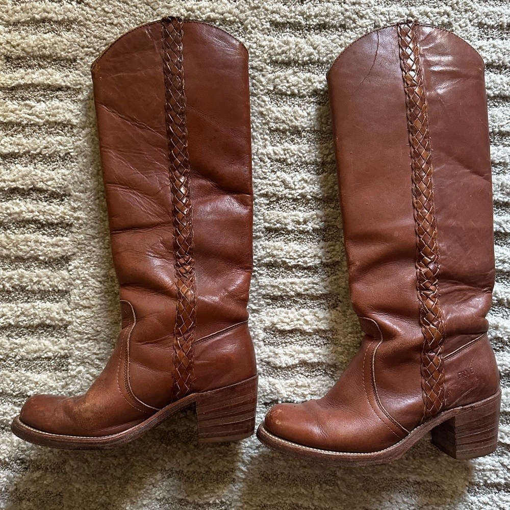 FRYE Vintage Sabrina Boots with Braided Detail Size 6